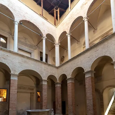 아파트 Centro Teatro Pergolesi *